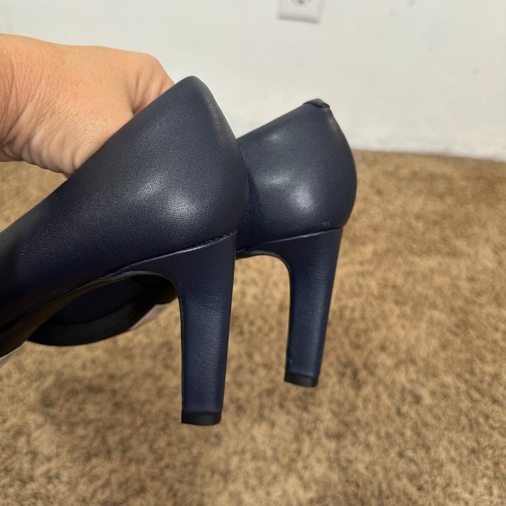 Clarks Collection Navy Blue Round Toe Pumps Ultimate Comfort Heels 3.5 Inch - Picture 7 of 8